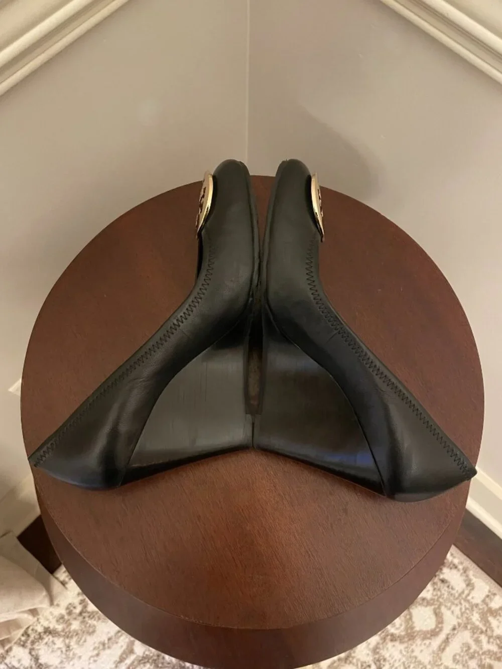 Tory Burch Sophie Wedge Mestico Leather Black with Gold Metal Logo Size 8